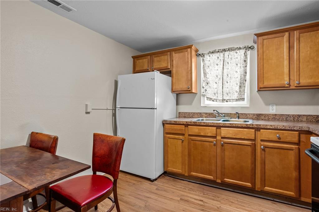 716 31st St Property Photo 3