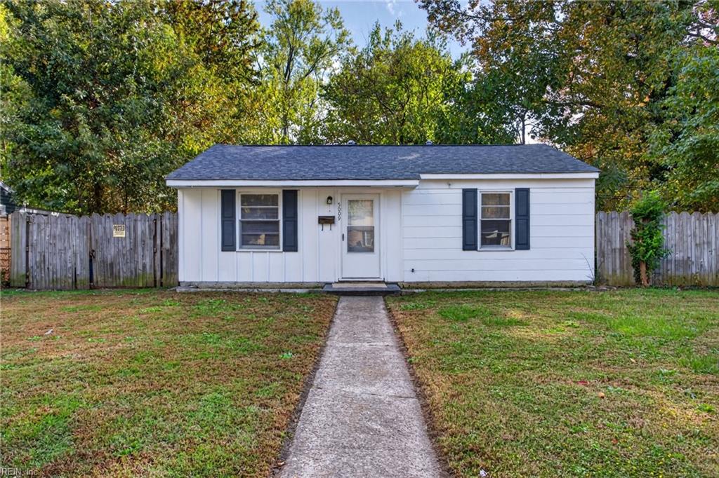 5009 81st St Property Photo 1