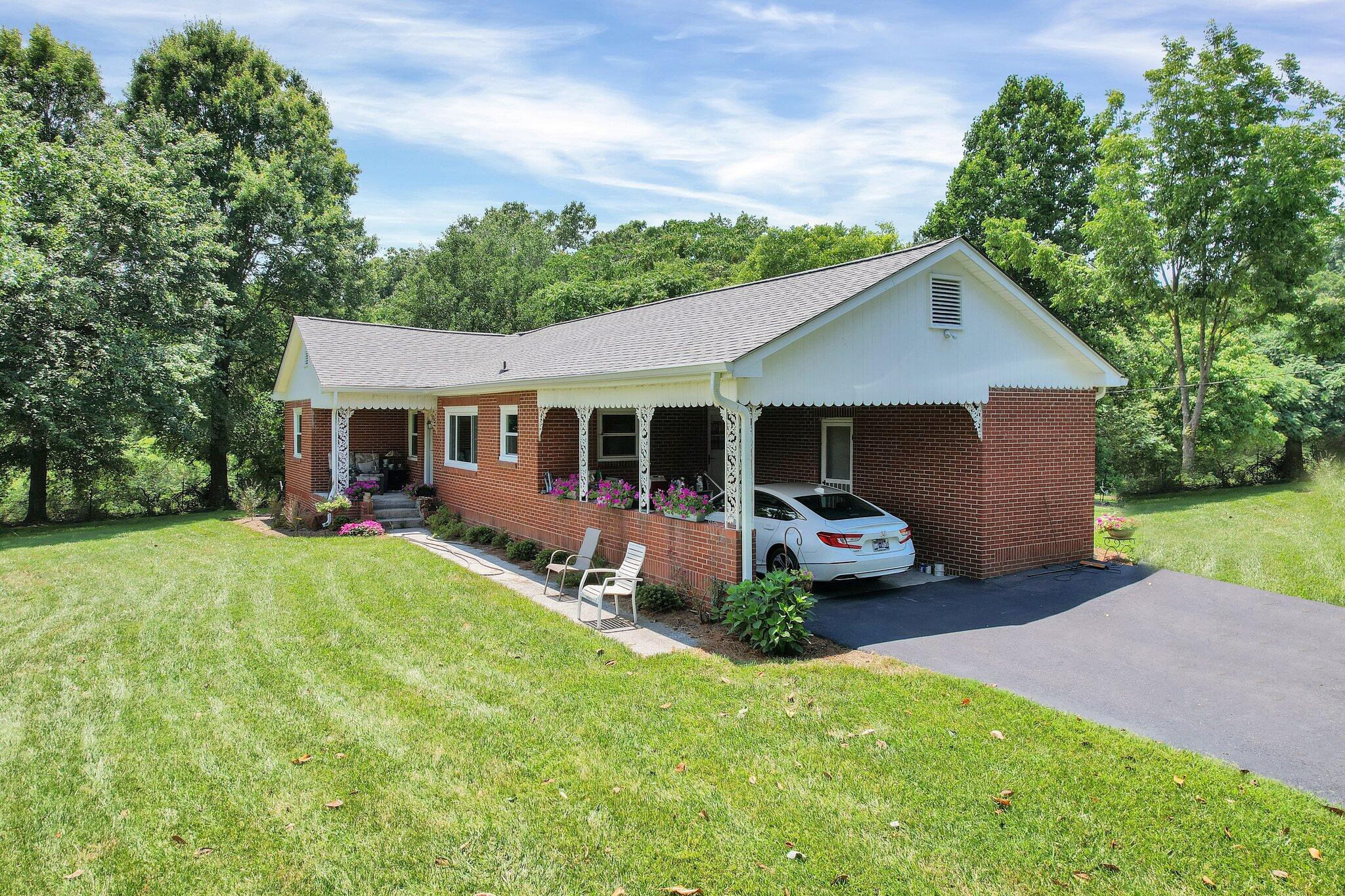 6460 Dalton Pike Property Photo 2