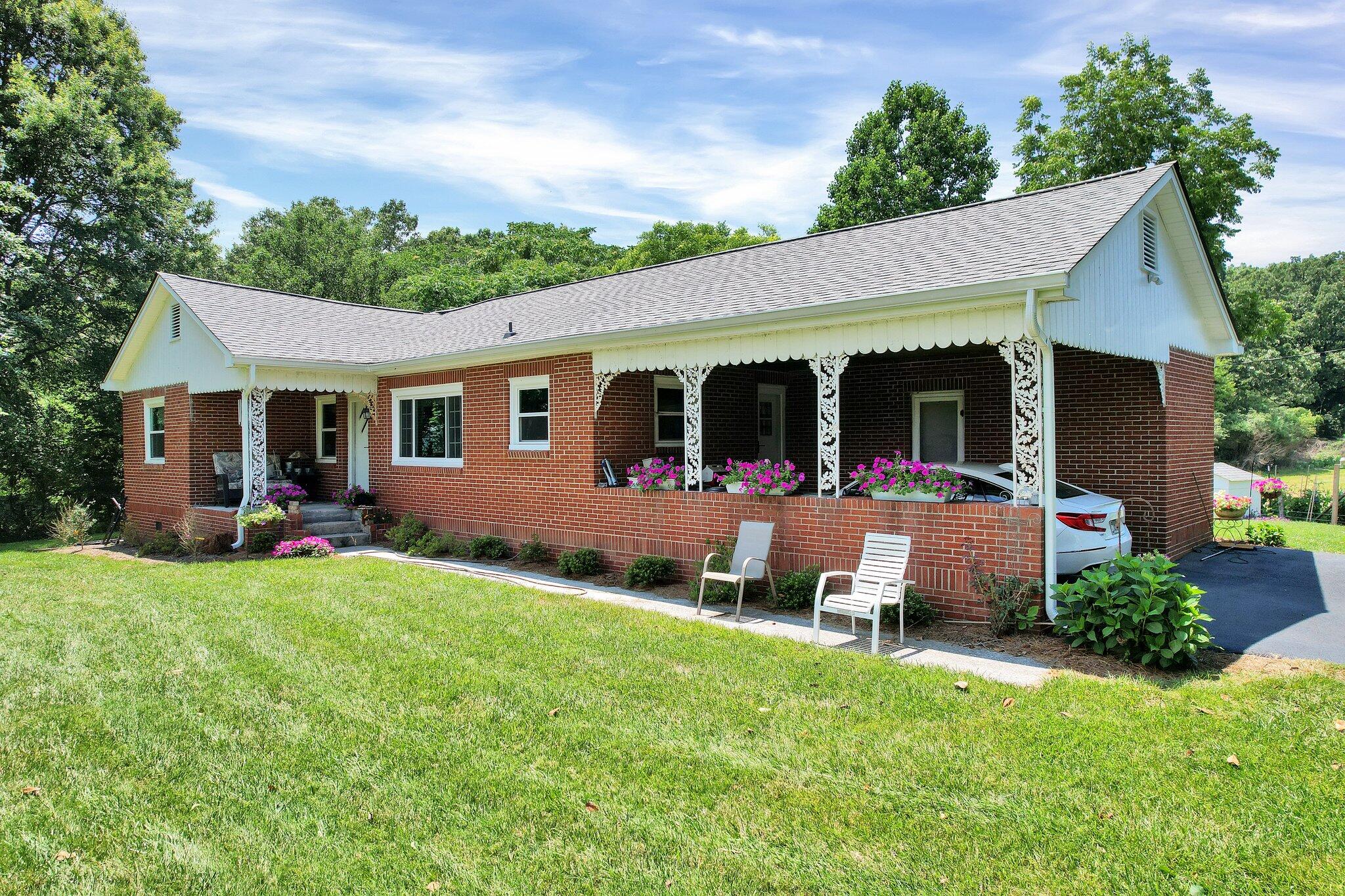 6460 Dalton Pike Property Photo 4