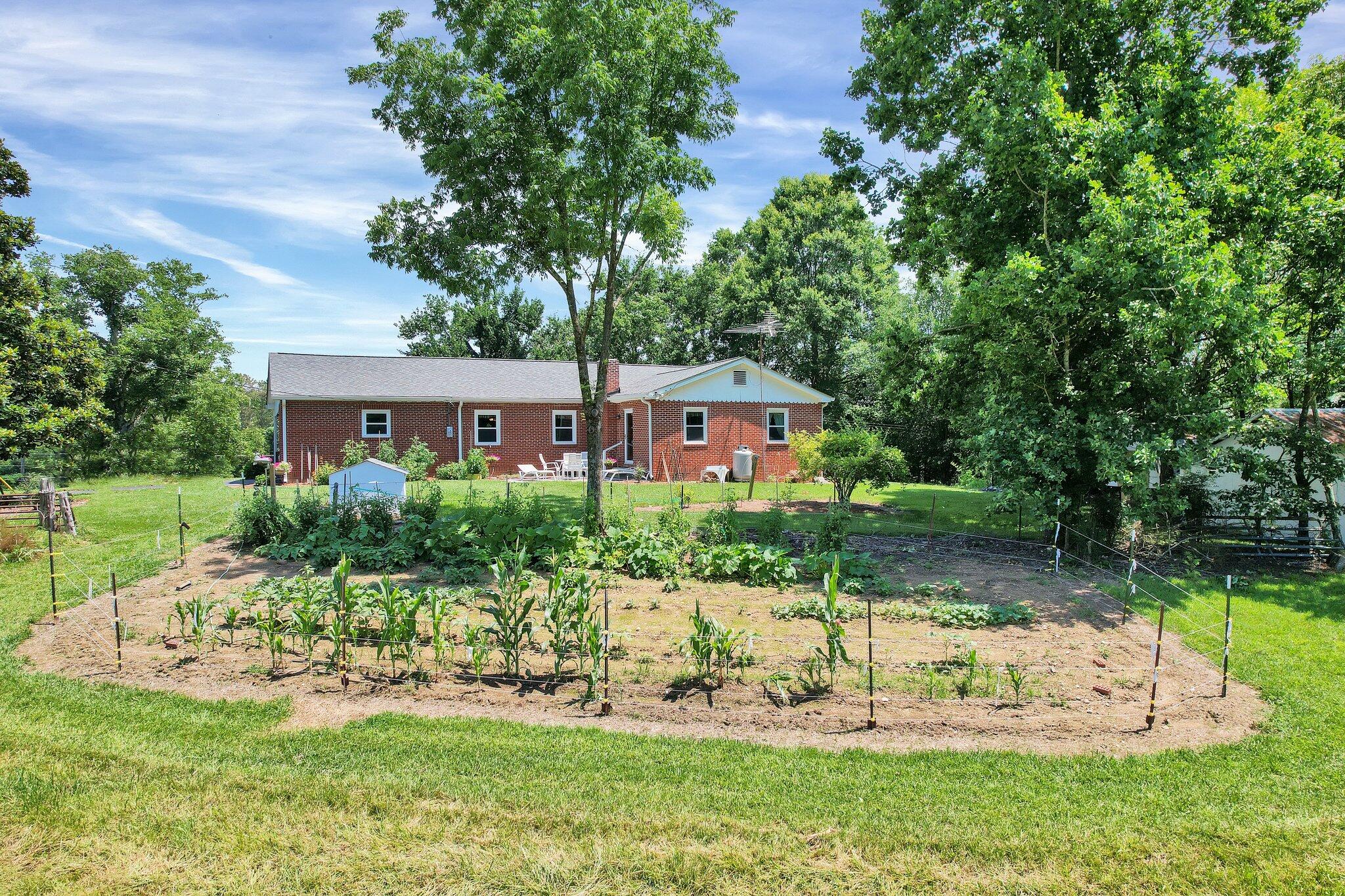 6460 Dalton Pike Property Photo 5
