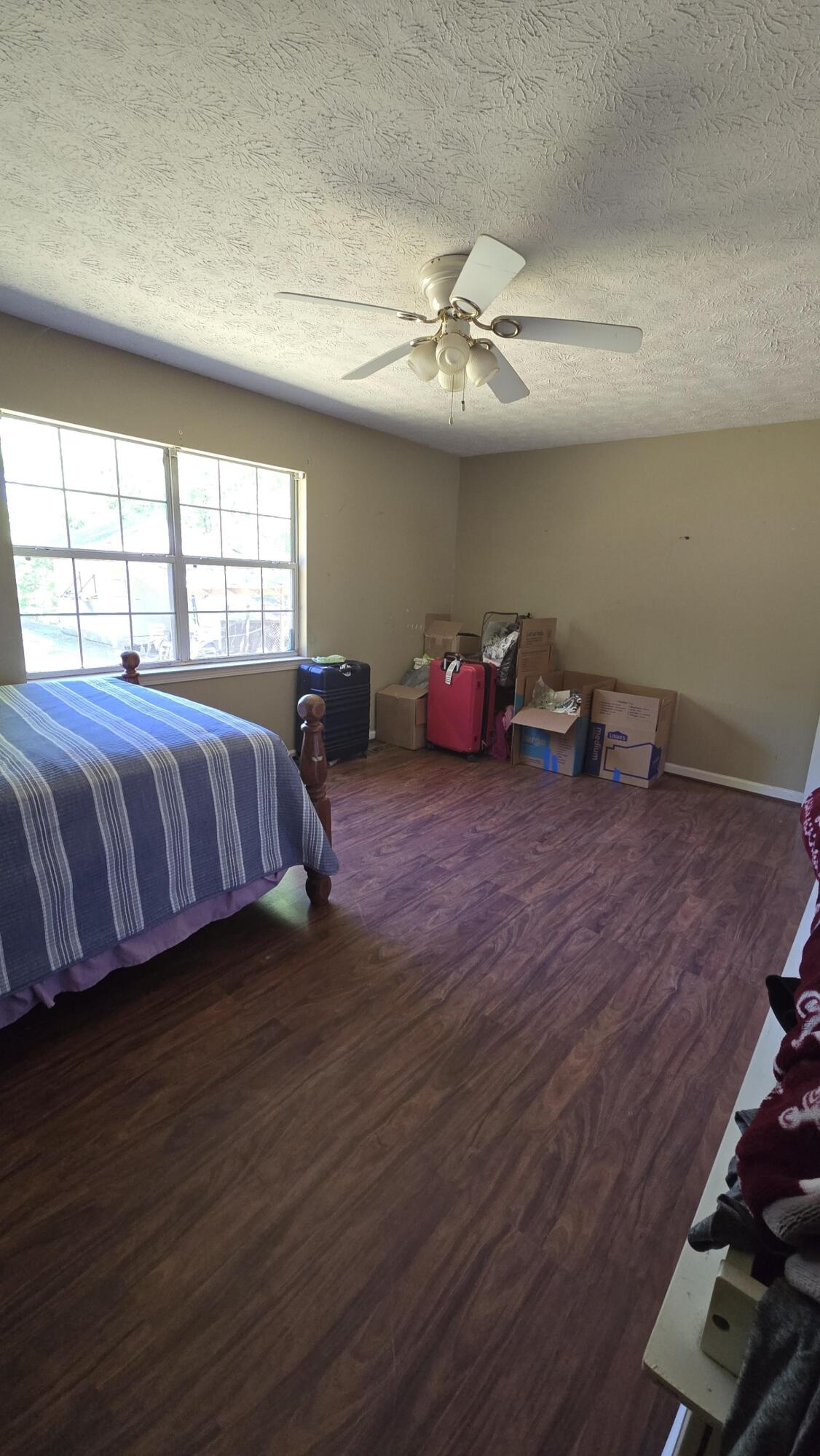 2437 S Riverbend Road Property Photo 8