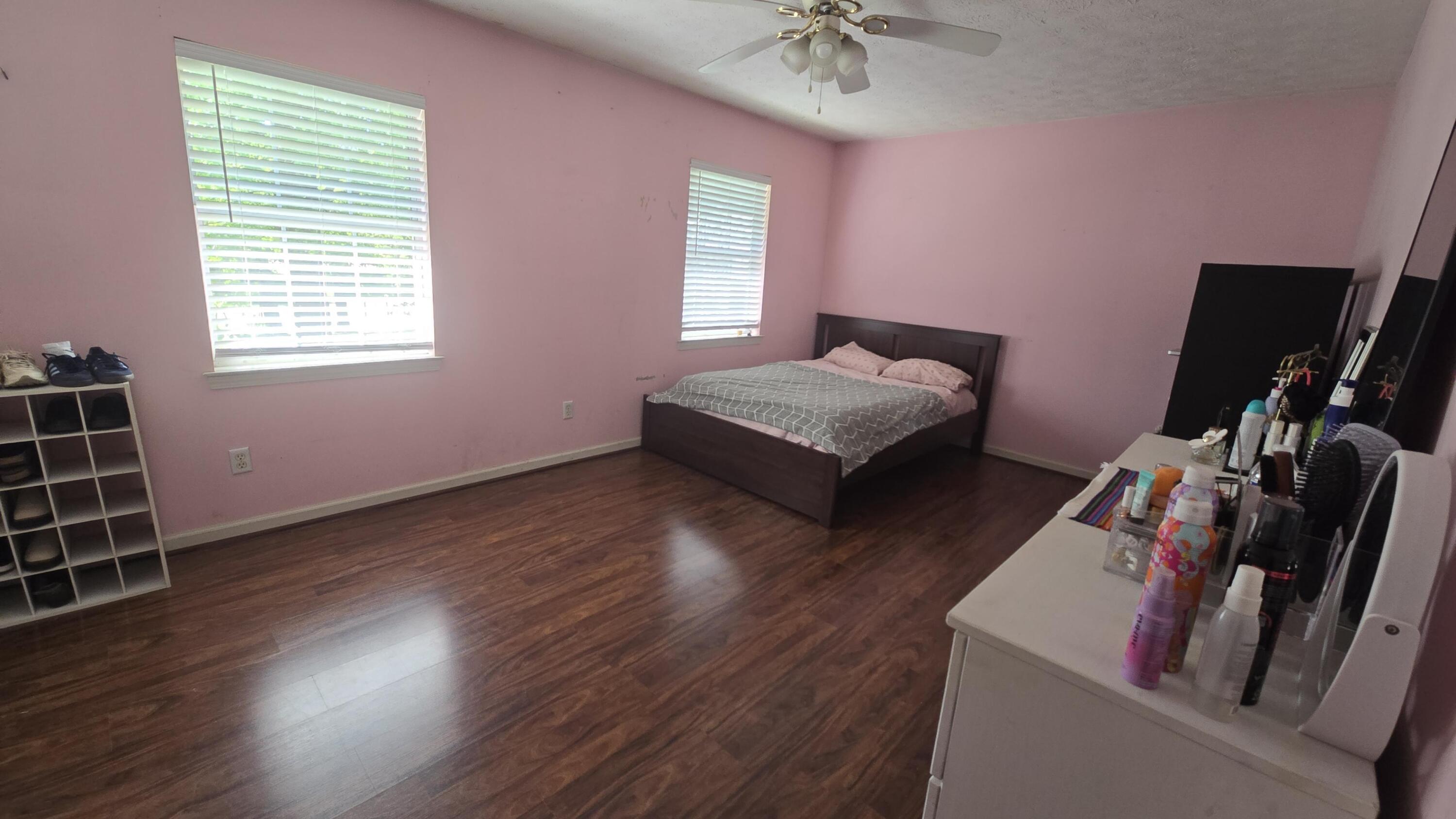 2437 S Riverbend Road Property Photo 10