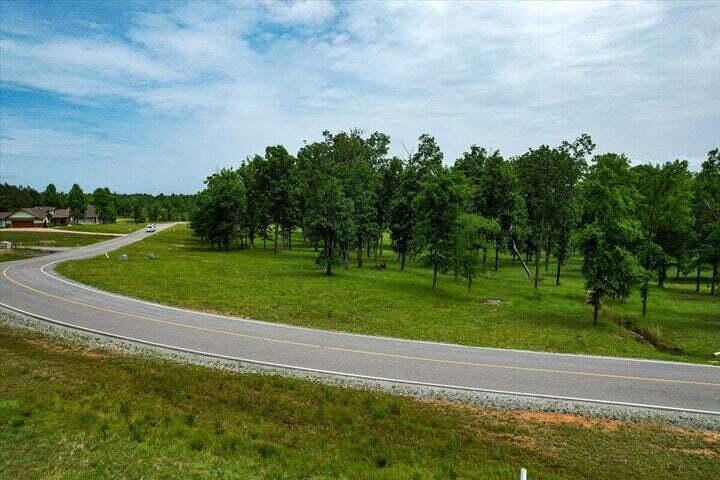 640 River Bluffs Drive Property Photo 2
