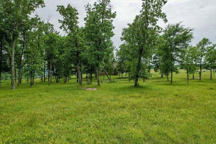 640 River Bluffs Drive Property Photo 4