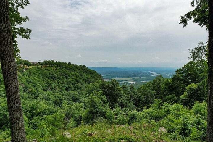 640 River Bluffs Drive Property Photo 7