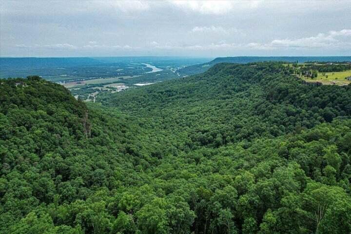 640 River Bluffs Drive Property Photo 16
