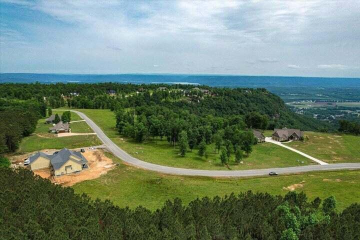 640 River Bluffs Drive Property Photo 26