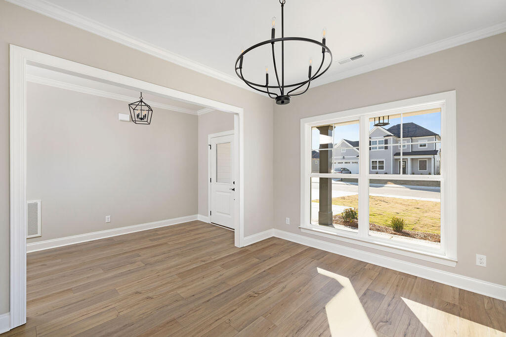 527 Winchester Drive Property Photo 3