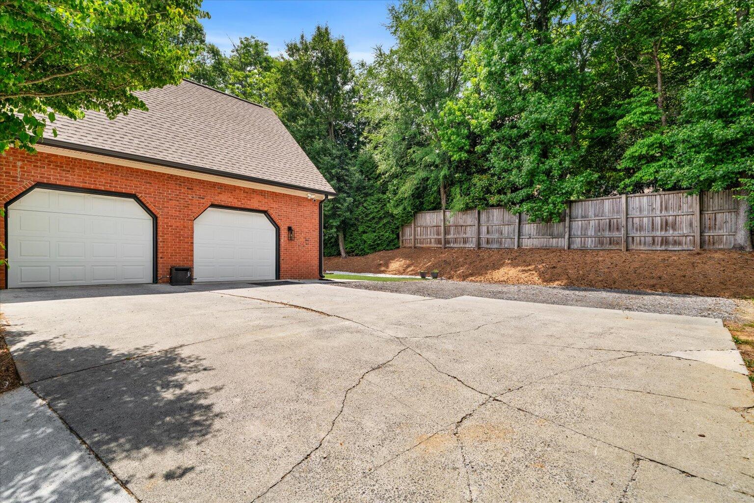 2654 Foxmore Circle Property Photo 3
