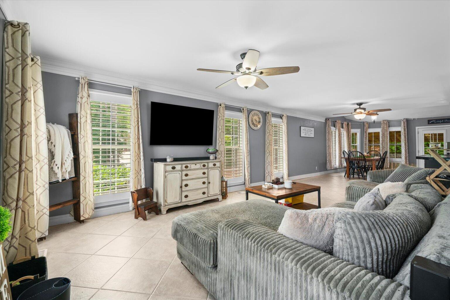2654 Foxmore Circle Property Photo 7