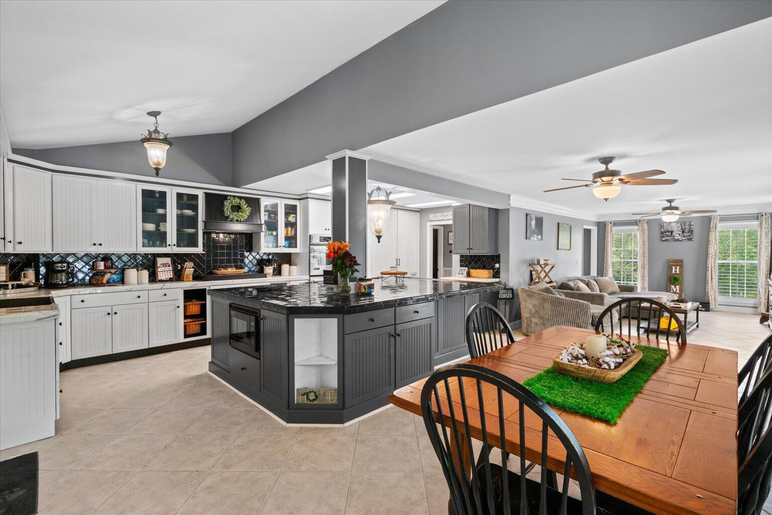 2654 Foxmore Circle Property Photo 10