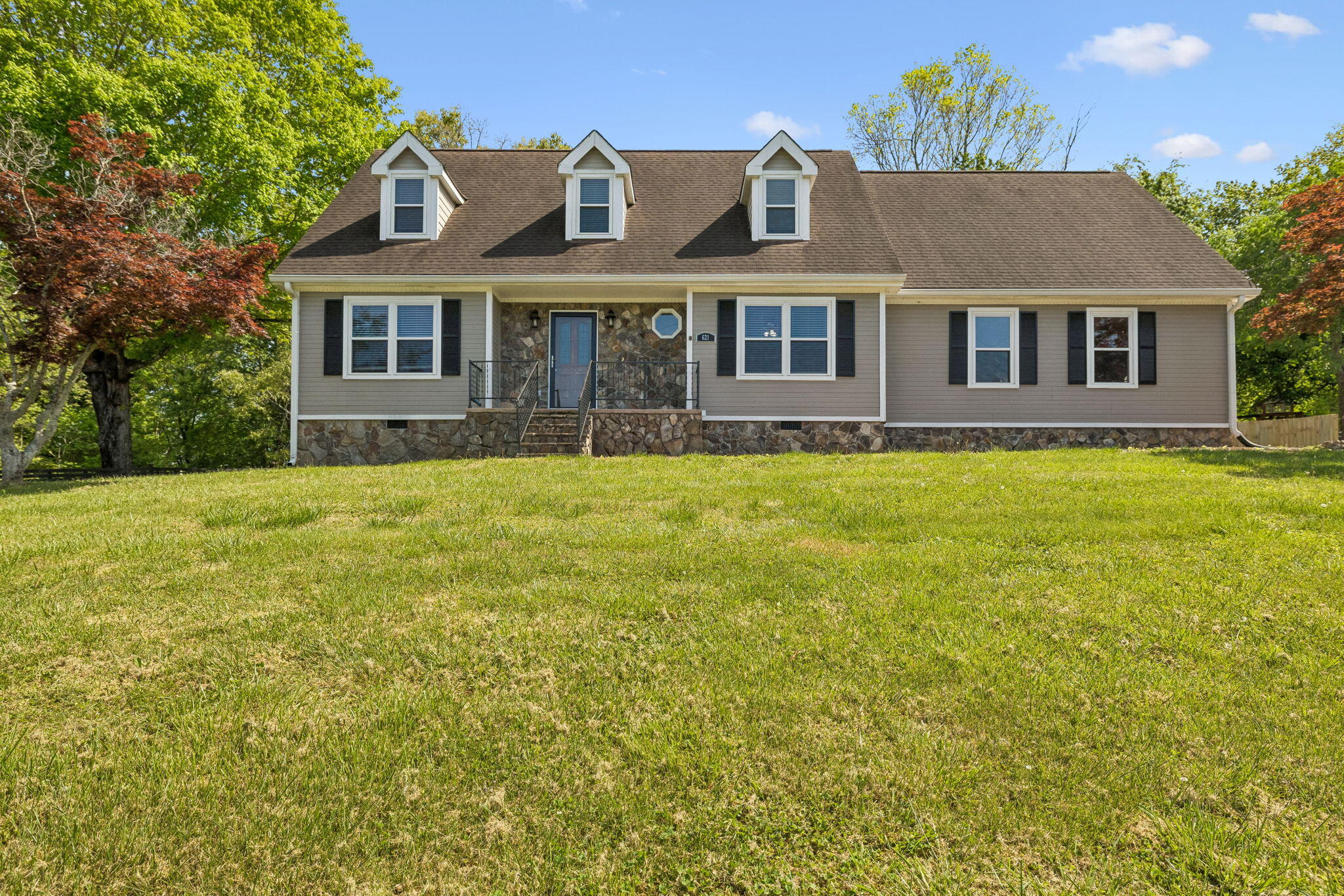 621 Lee Drive Property Photo 1