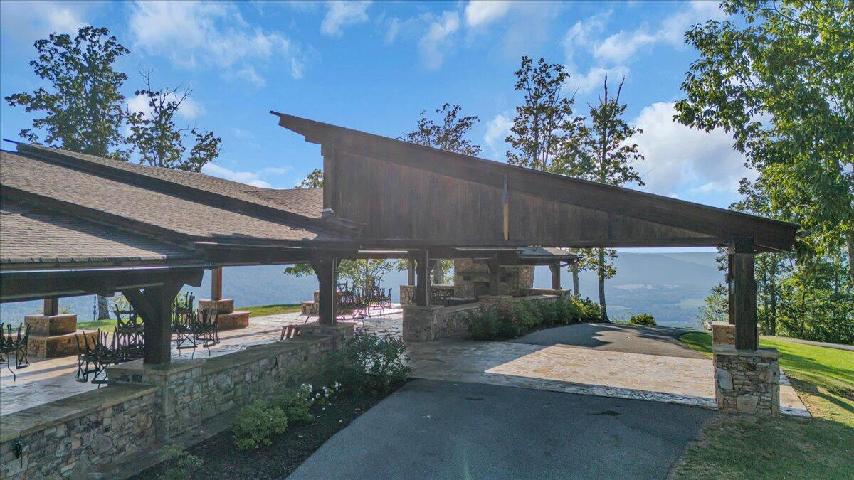 135 Honeybee Court Property Photo 15