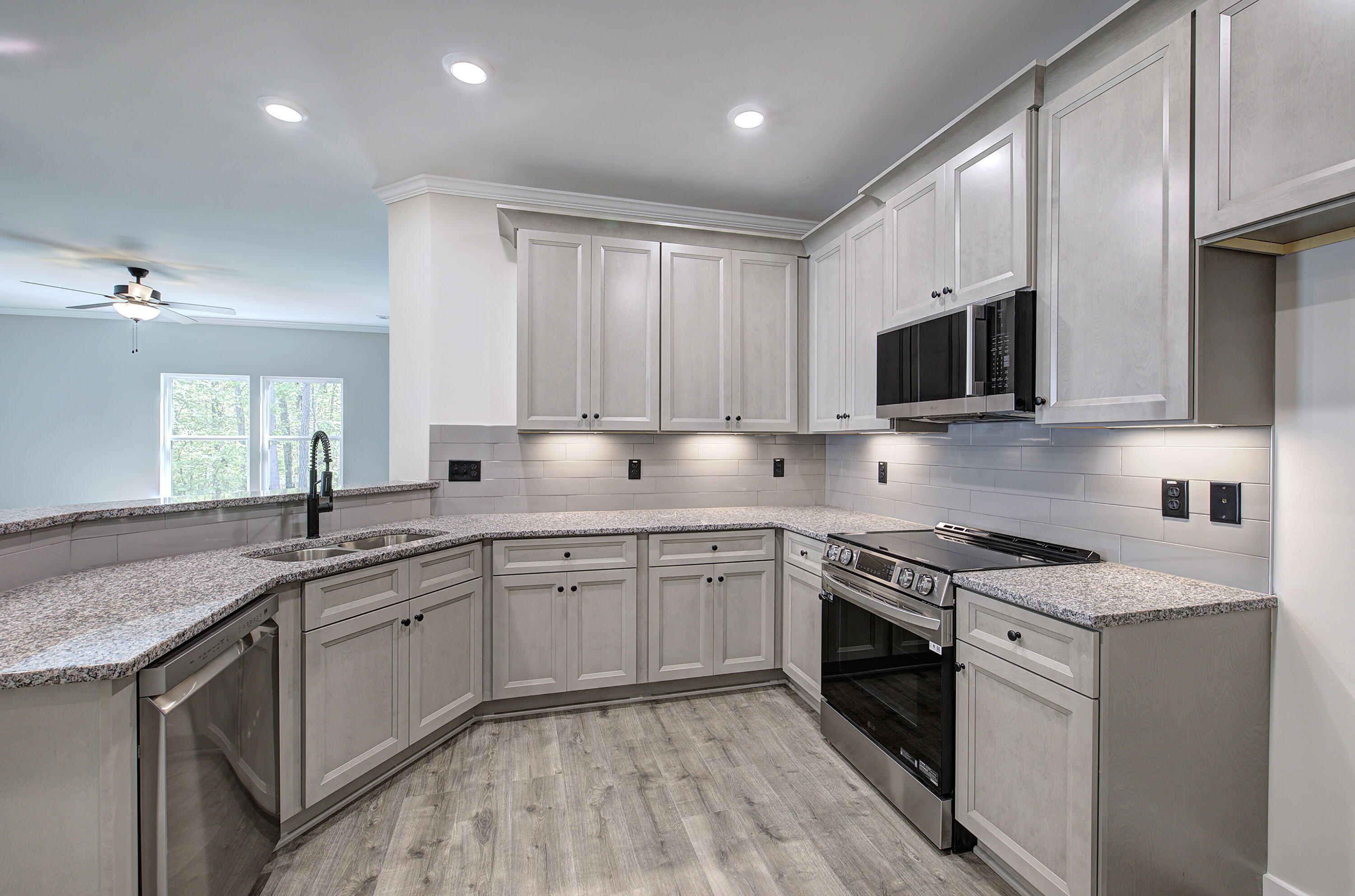 6658 Dharma Loop Property Photo 4