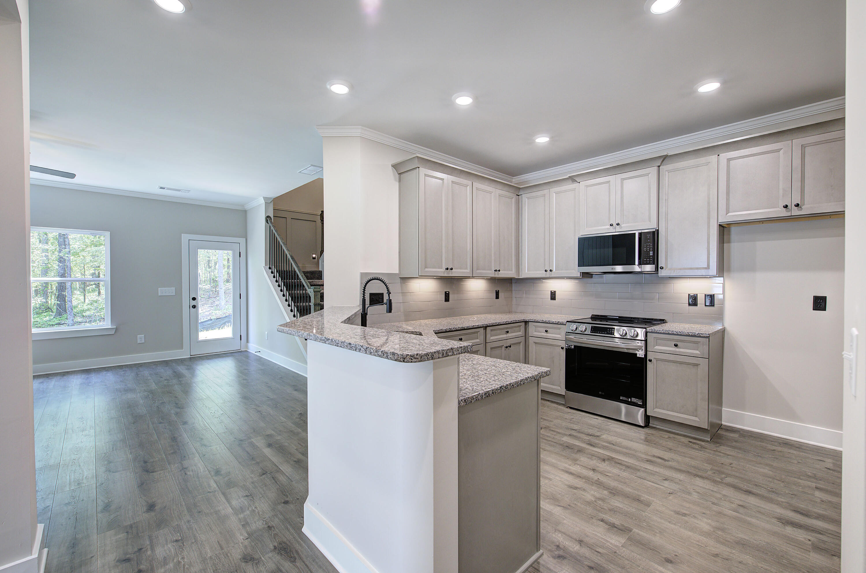 6658 Dharma Loop Property Photo 8