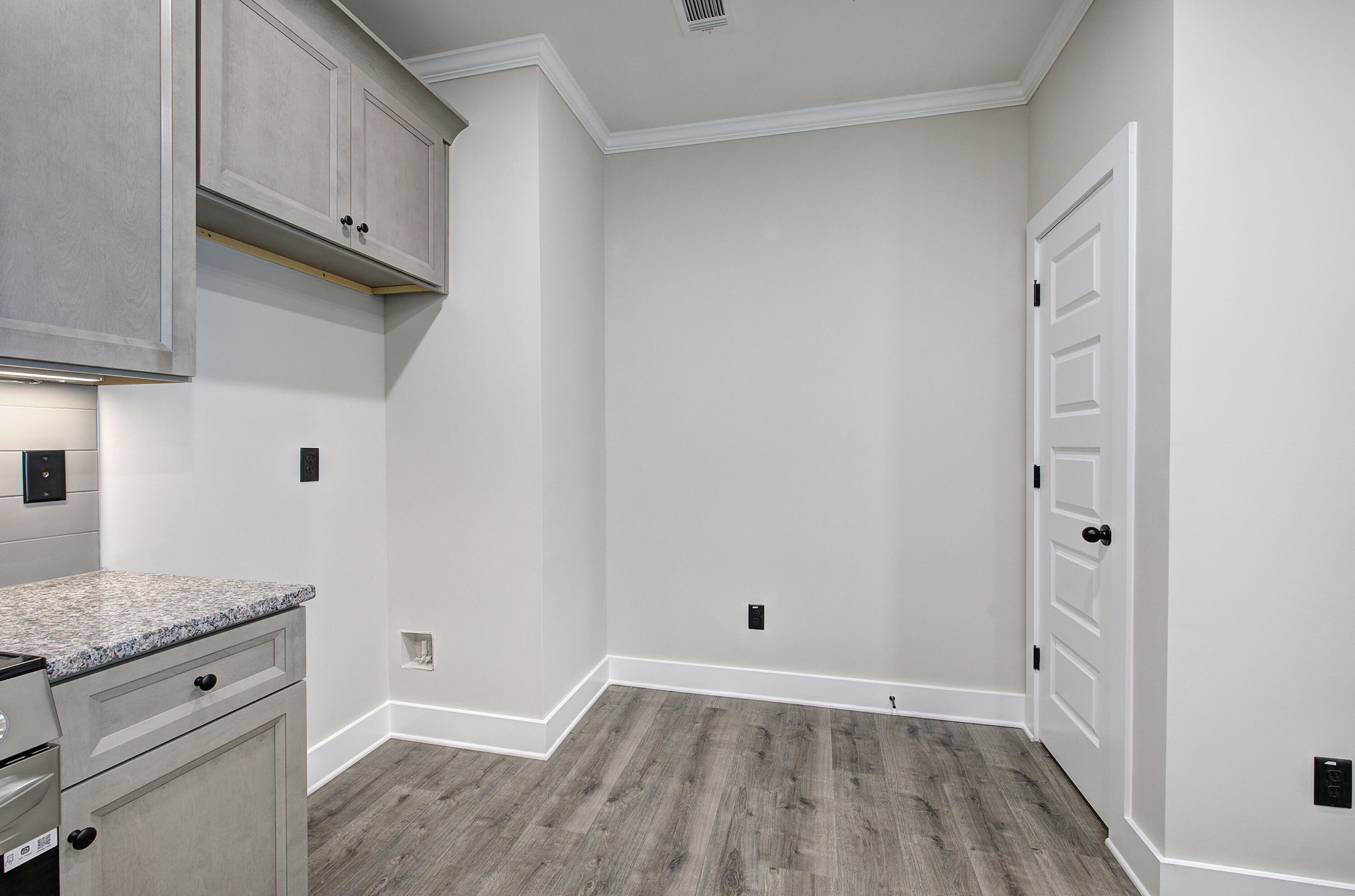 6658 Dharma Loop Property Photo 42