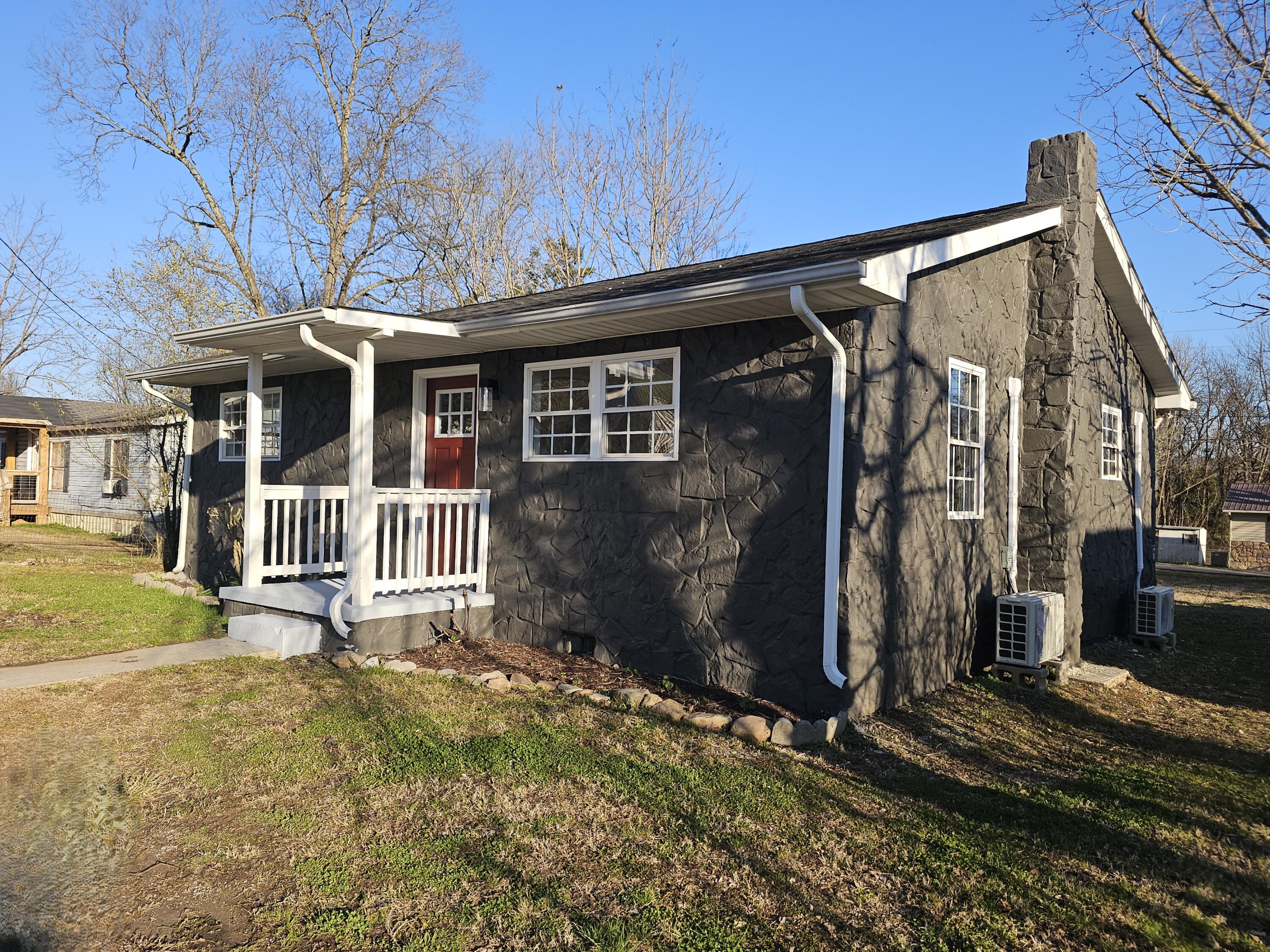 1317 S Cedar Avenue Property Photo 1