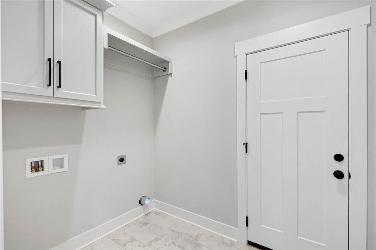 9888 Trestle Circle Property Photo 15