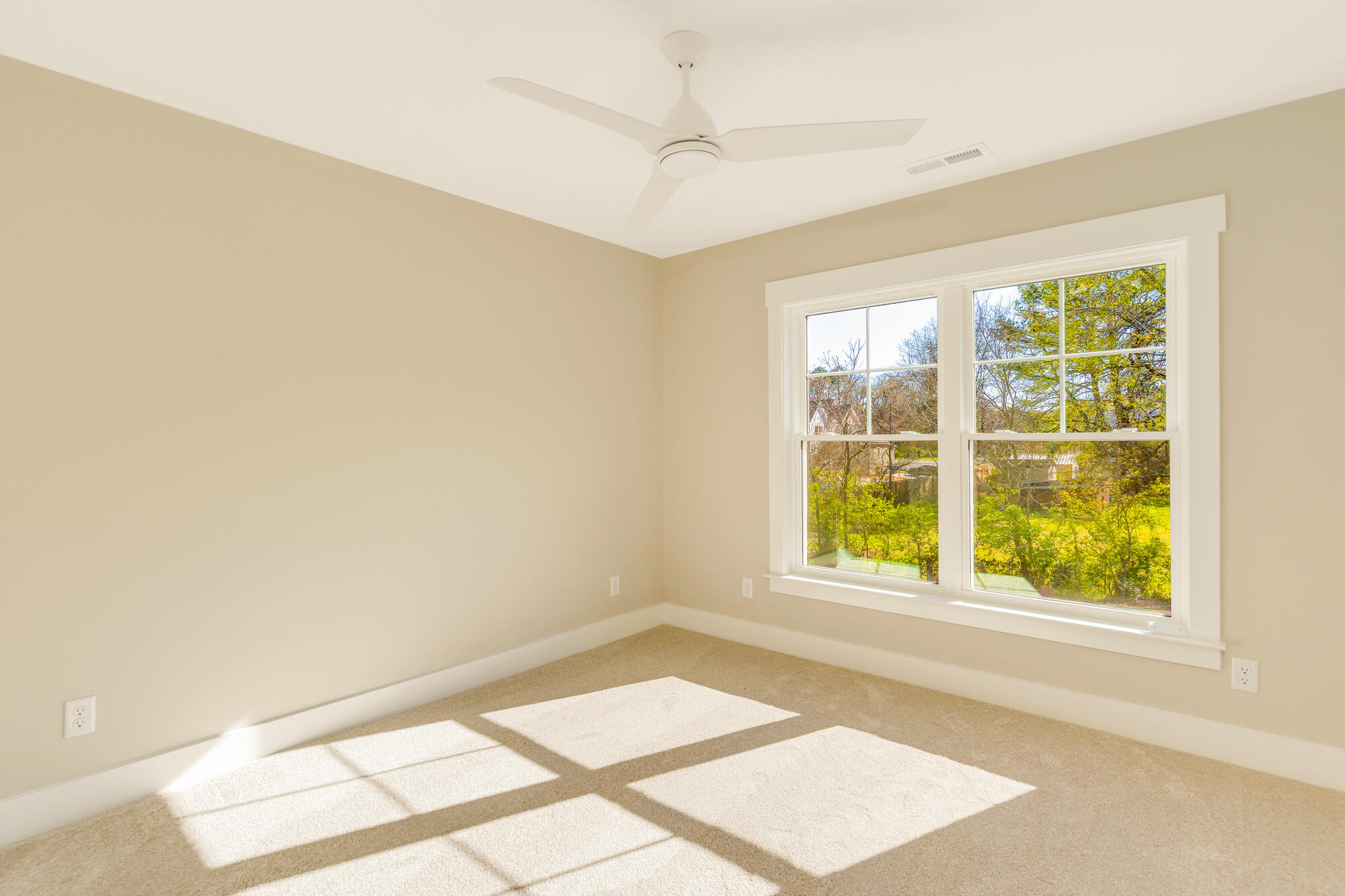 1366 Thomas Avenue Property Photo 34