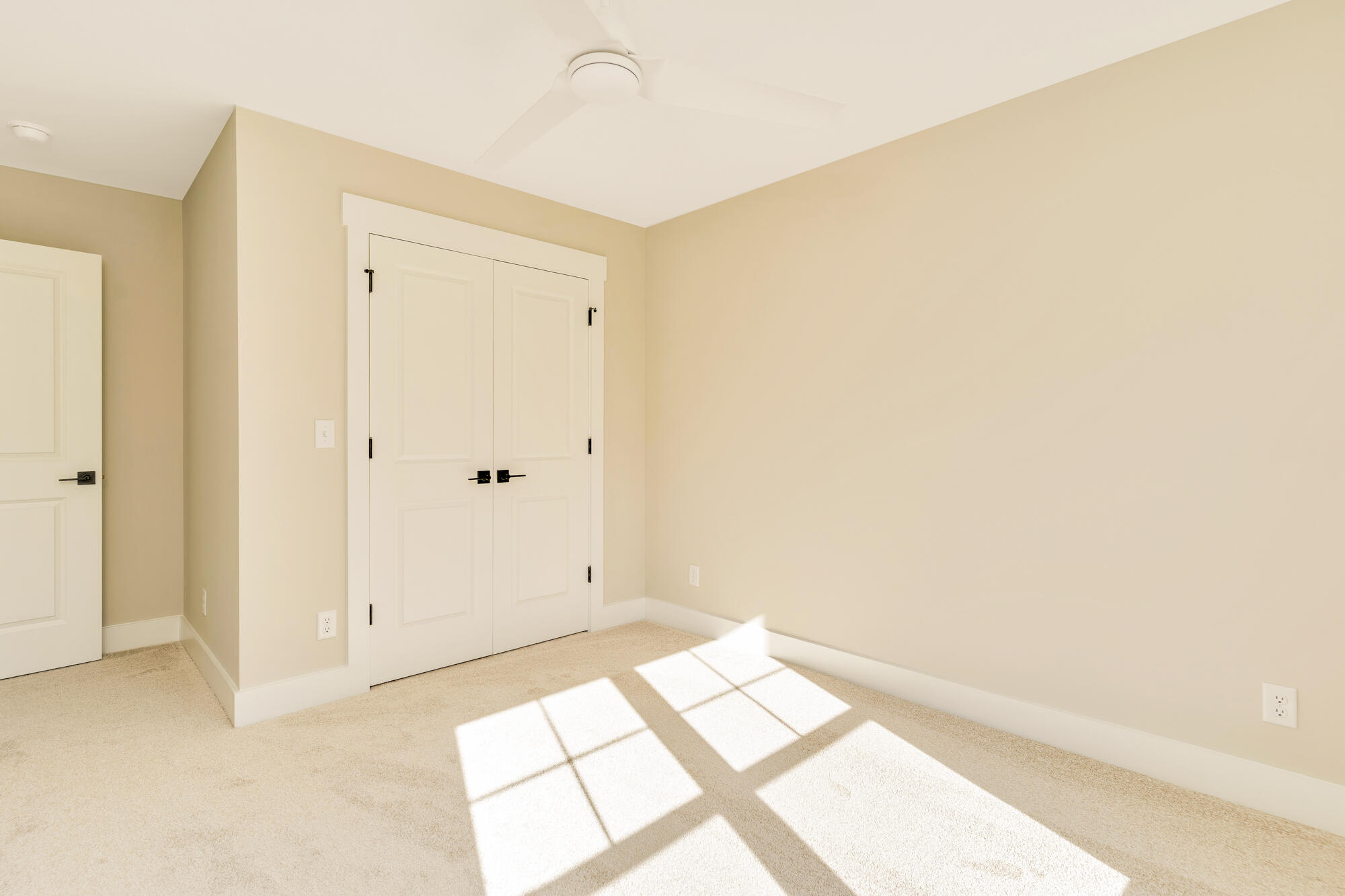 1366 Thomas Avenue Property Photo 35