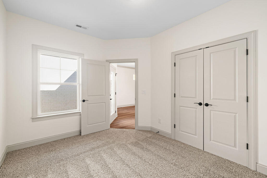 92-h Founding Way Property Photo 25