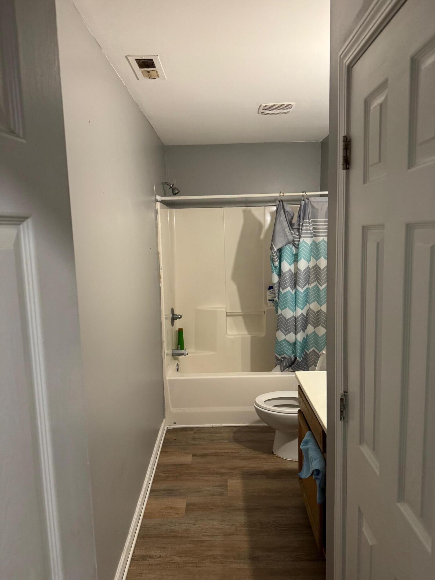 2112 E 14th Street Property Photo 5
