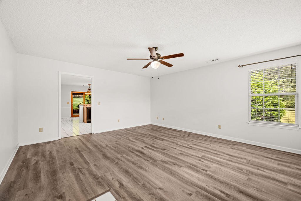 7450 Min Tom Road Property Photo 4