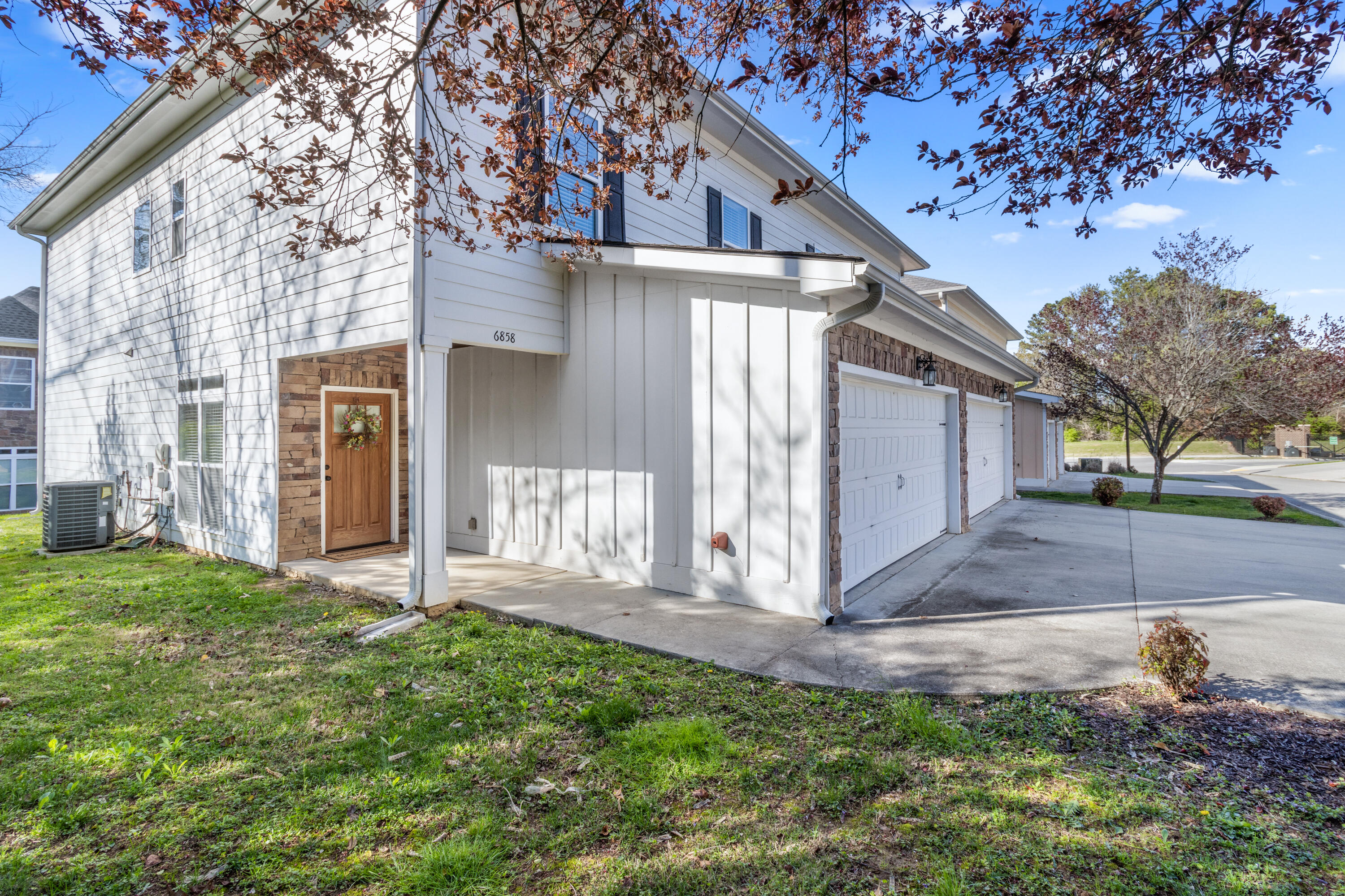 6858 Palms Court