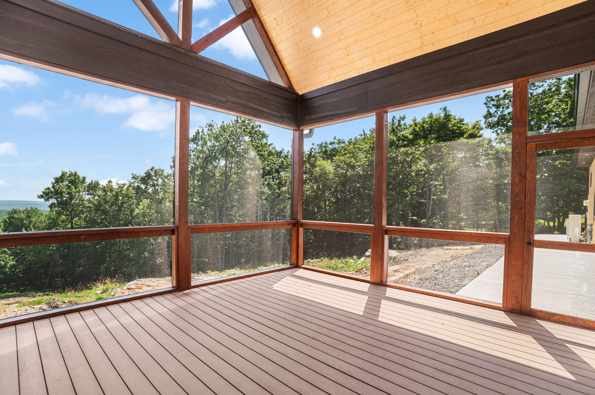 209 Tunnie Point Property Photo 24
