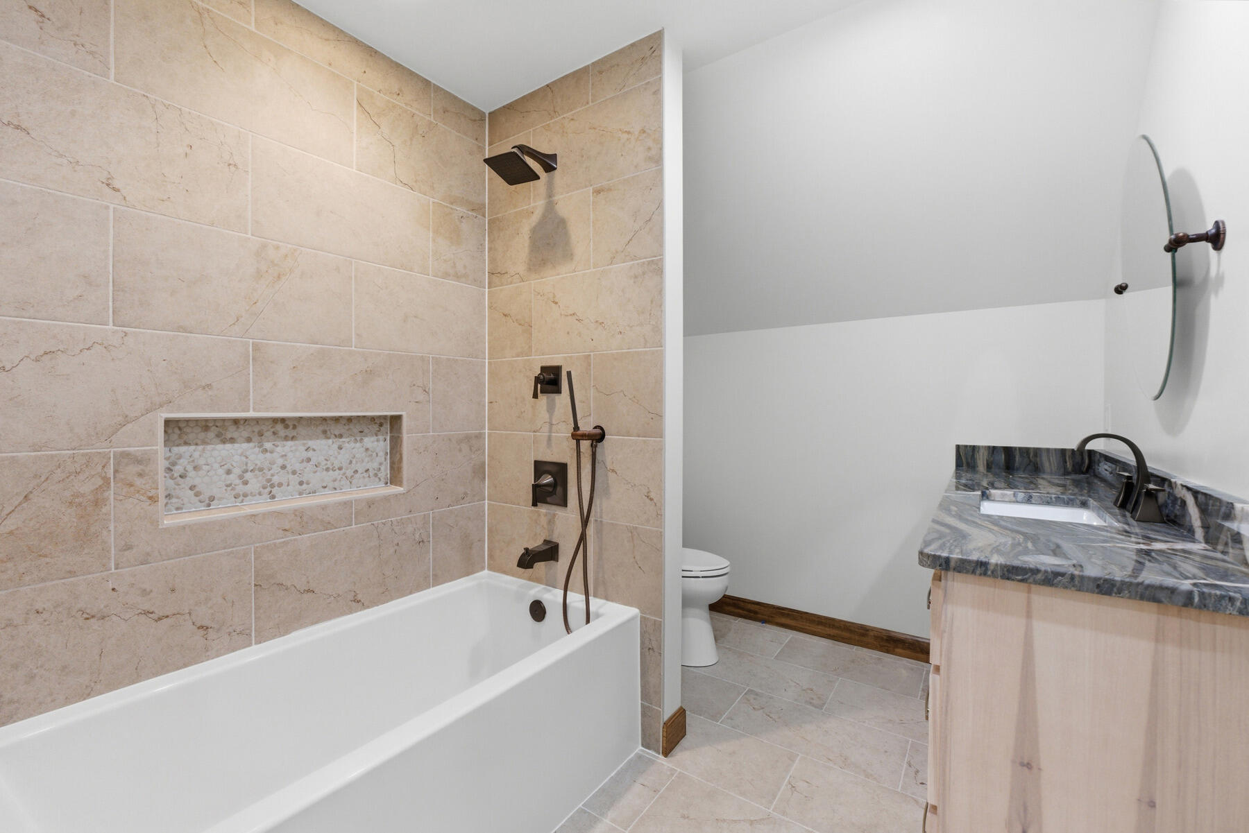 209 Tunnie Point Property Photo 43