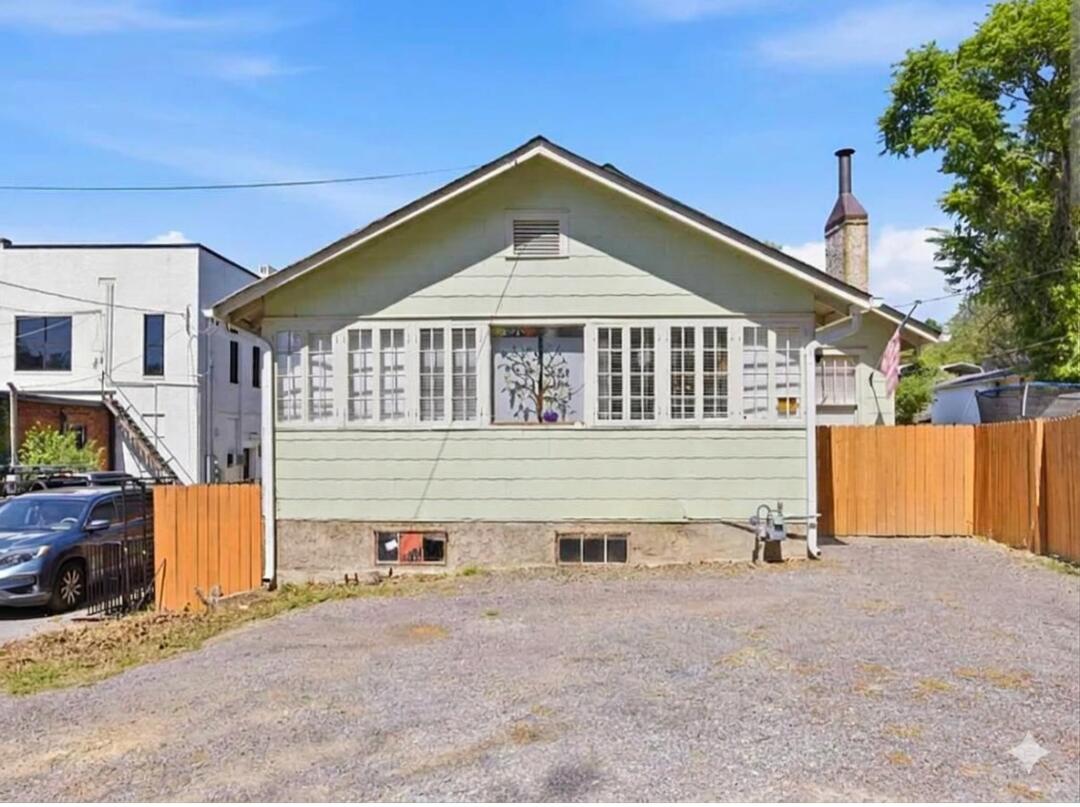 11 W Brow Terrace Property Photo 1