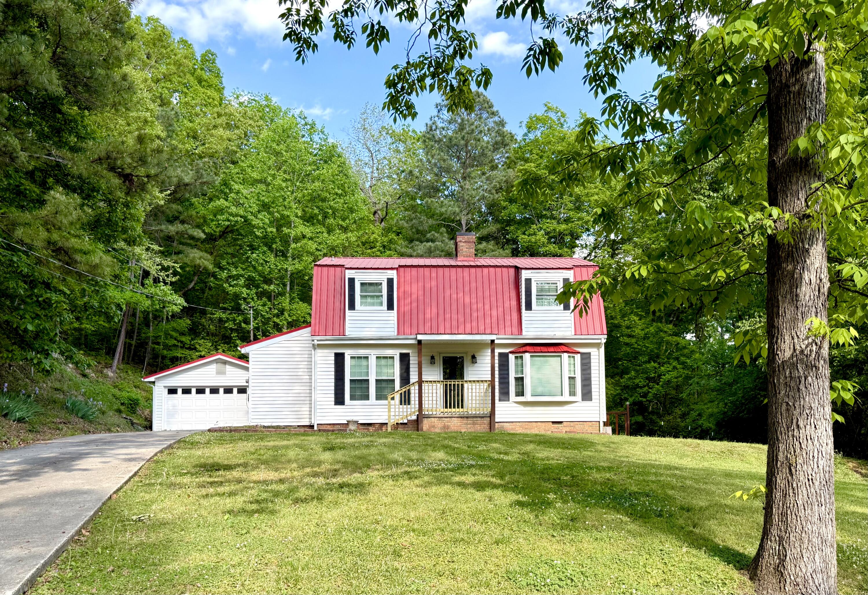 120 Latonia Drive Ne Property Photo 1
