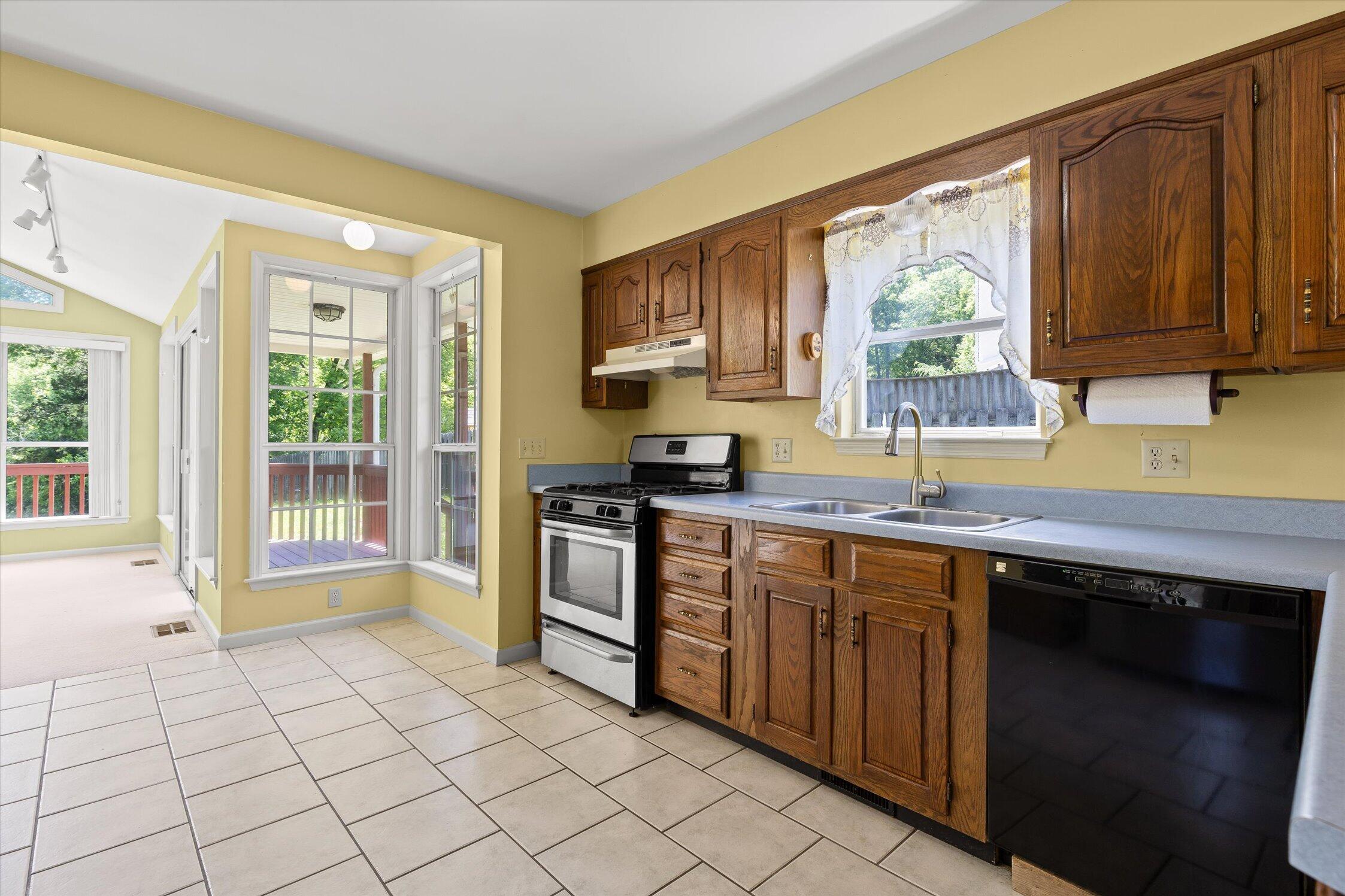 10246 Scenic View Drive Property Photo 8