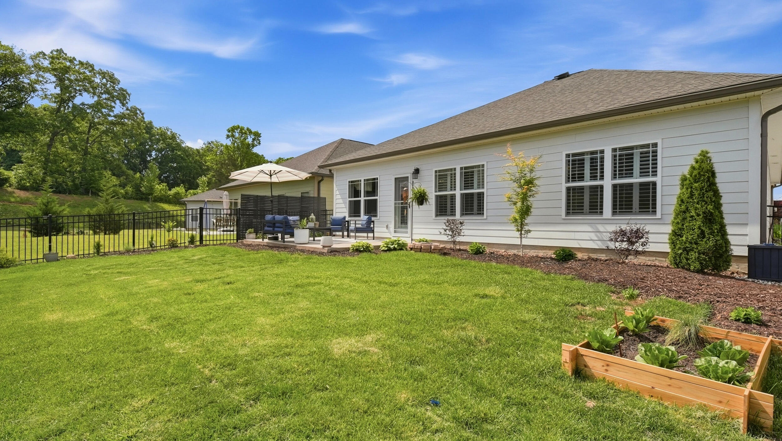 5168 Meadowbend Drive Ne Property Photo 1