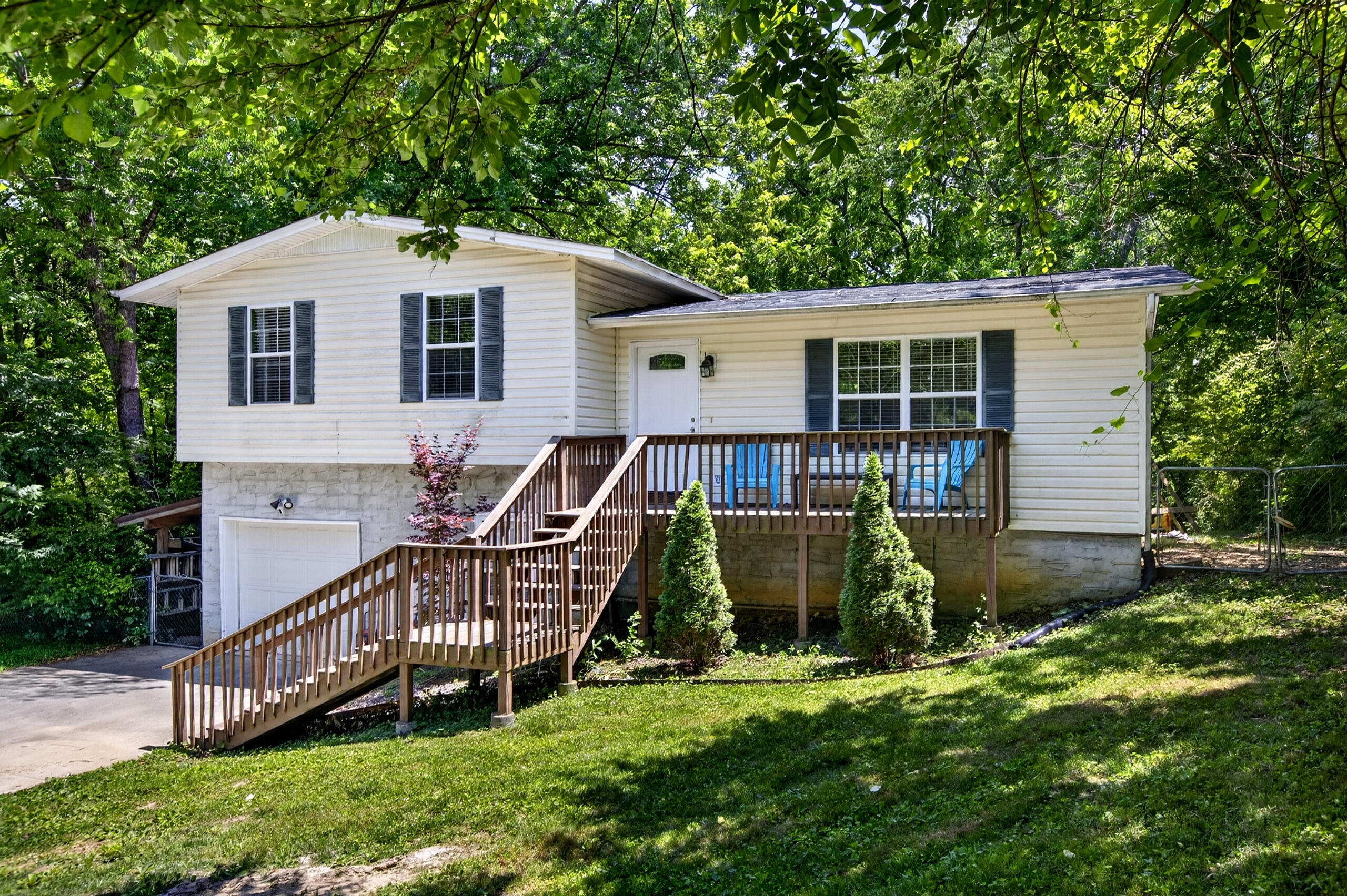 4404 Shelborne Drive Property Photo 1