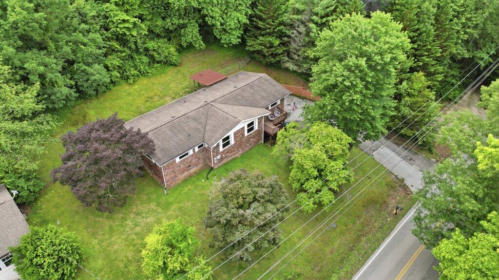 408 Lupton Drive Property Photo 3