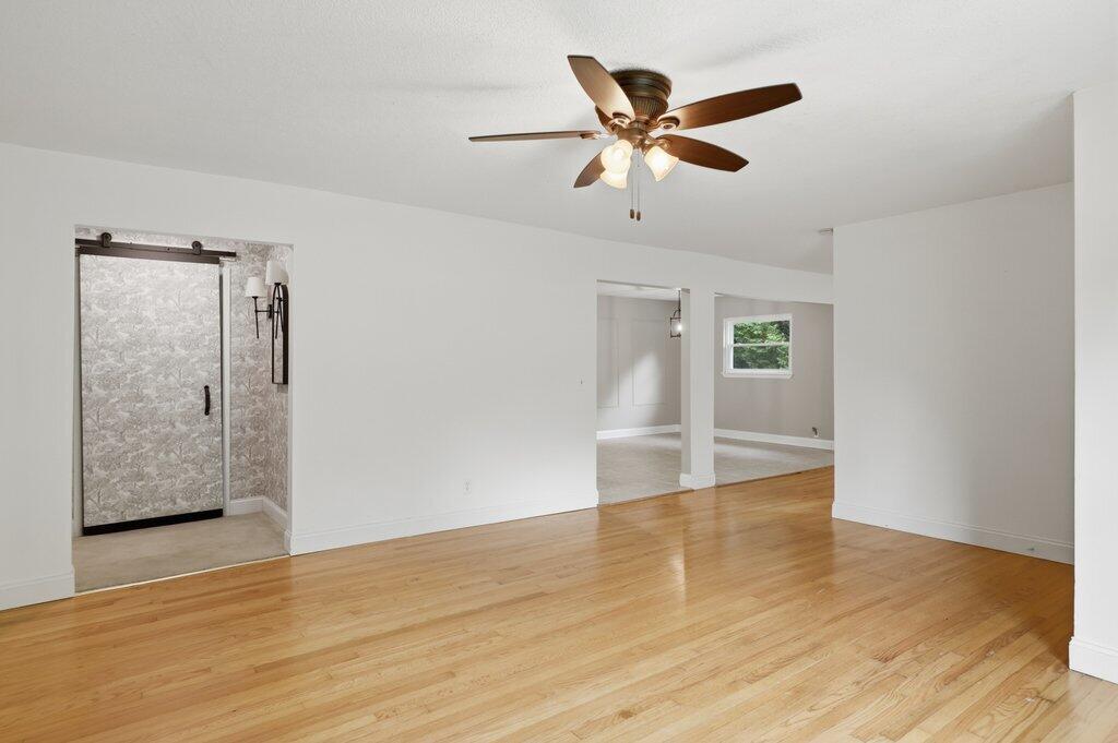 408 Lupton Drive Property Photo 8