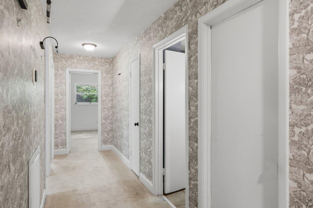 408 Lupton Drive Property Photo 18