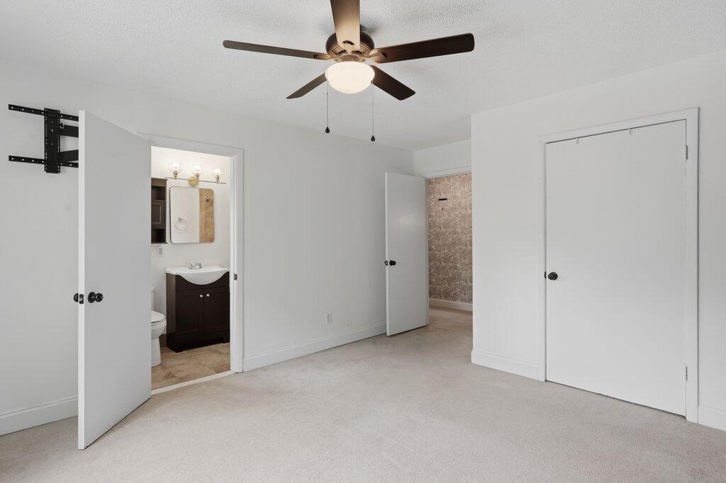 408 Lupton Drive Property Photo 21
