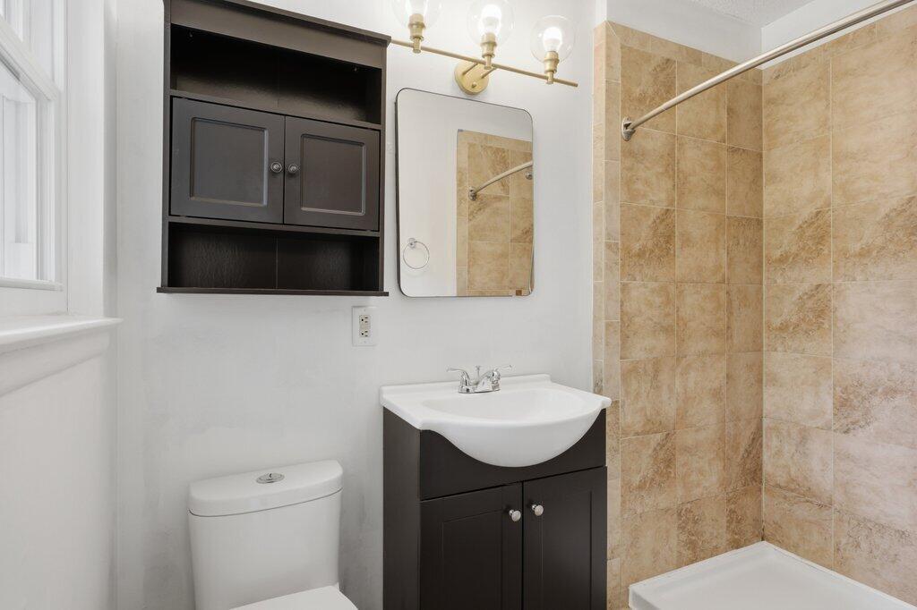 408 Lupton Drive Property Photo 22