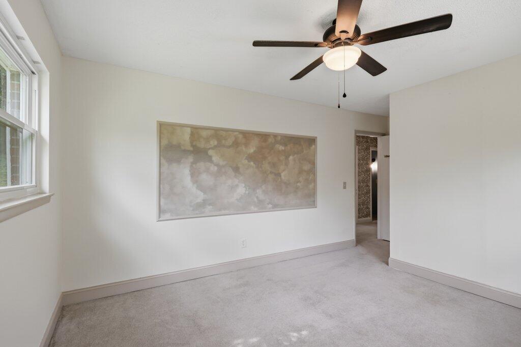 408 Lupton Drive Property Photo 25
