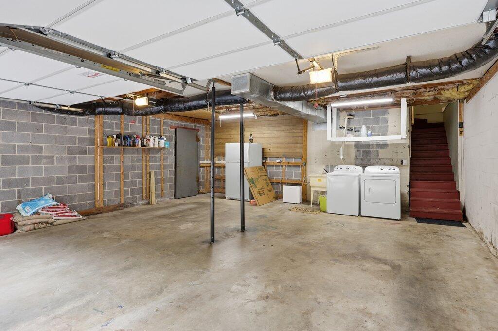 408 Lupton Drive Property Photo 30