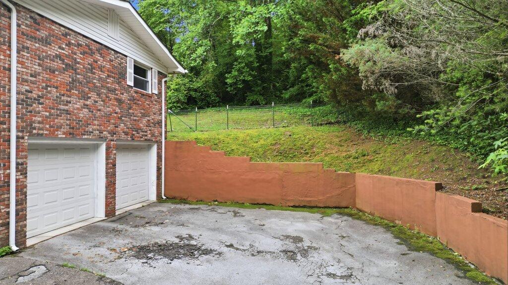408 Lupton Drive Property Photo 36