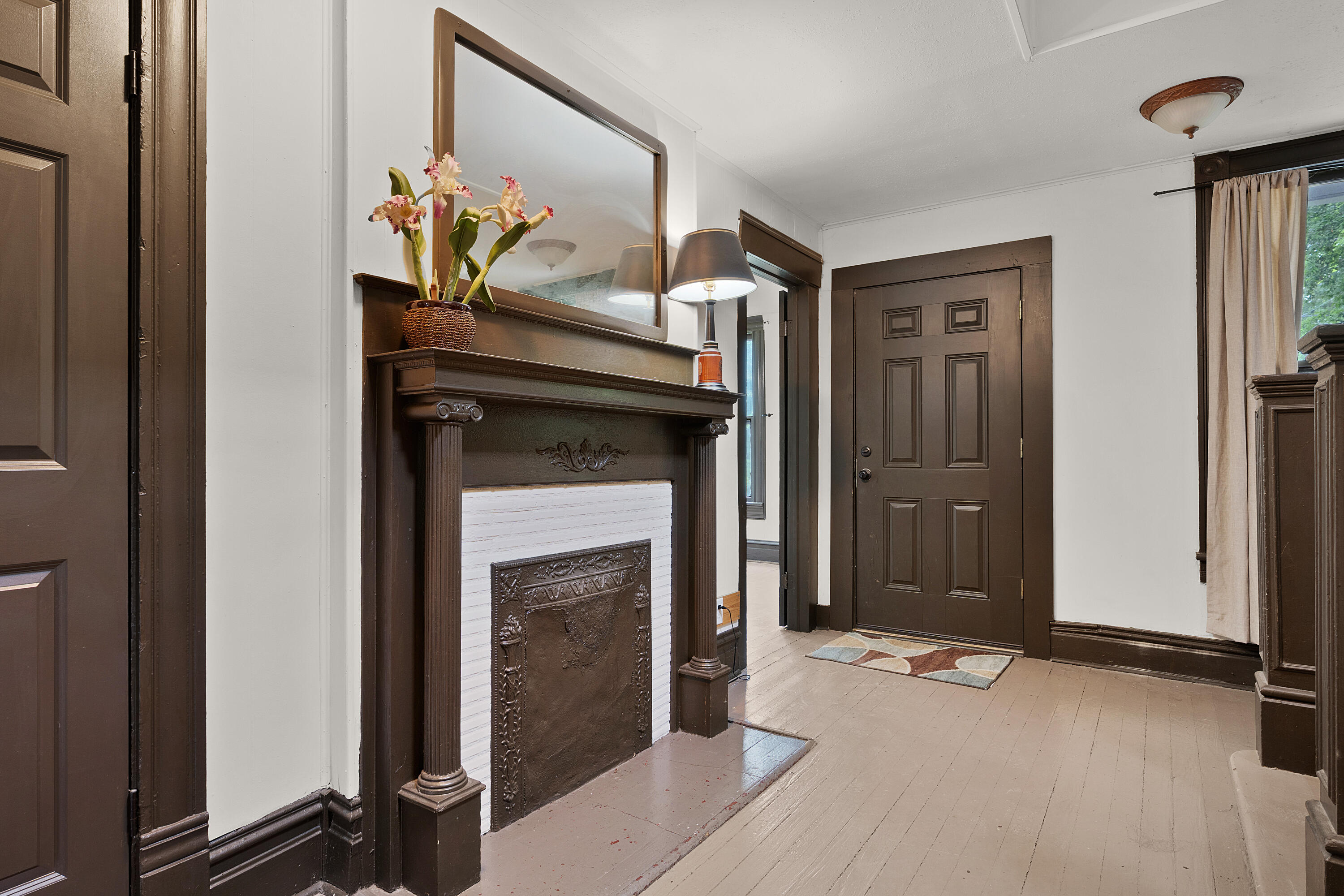 812 E 10th Street Property Photo 6