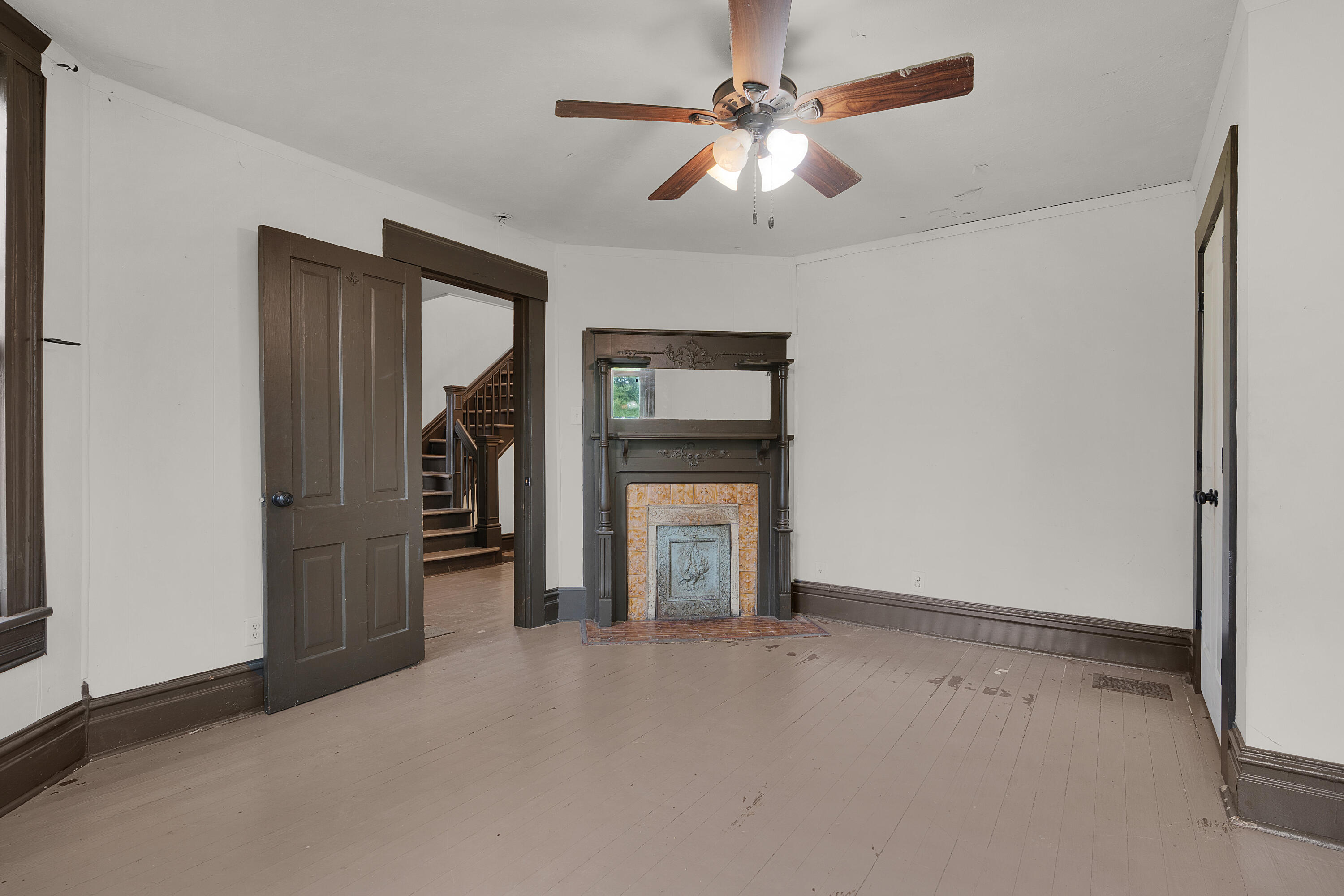 812 E 10th Street Property Photo 15