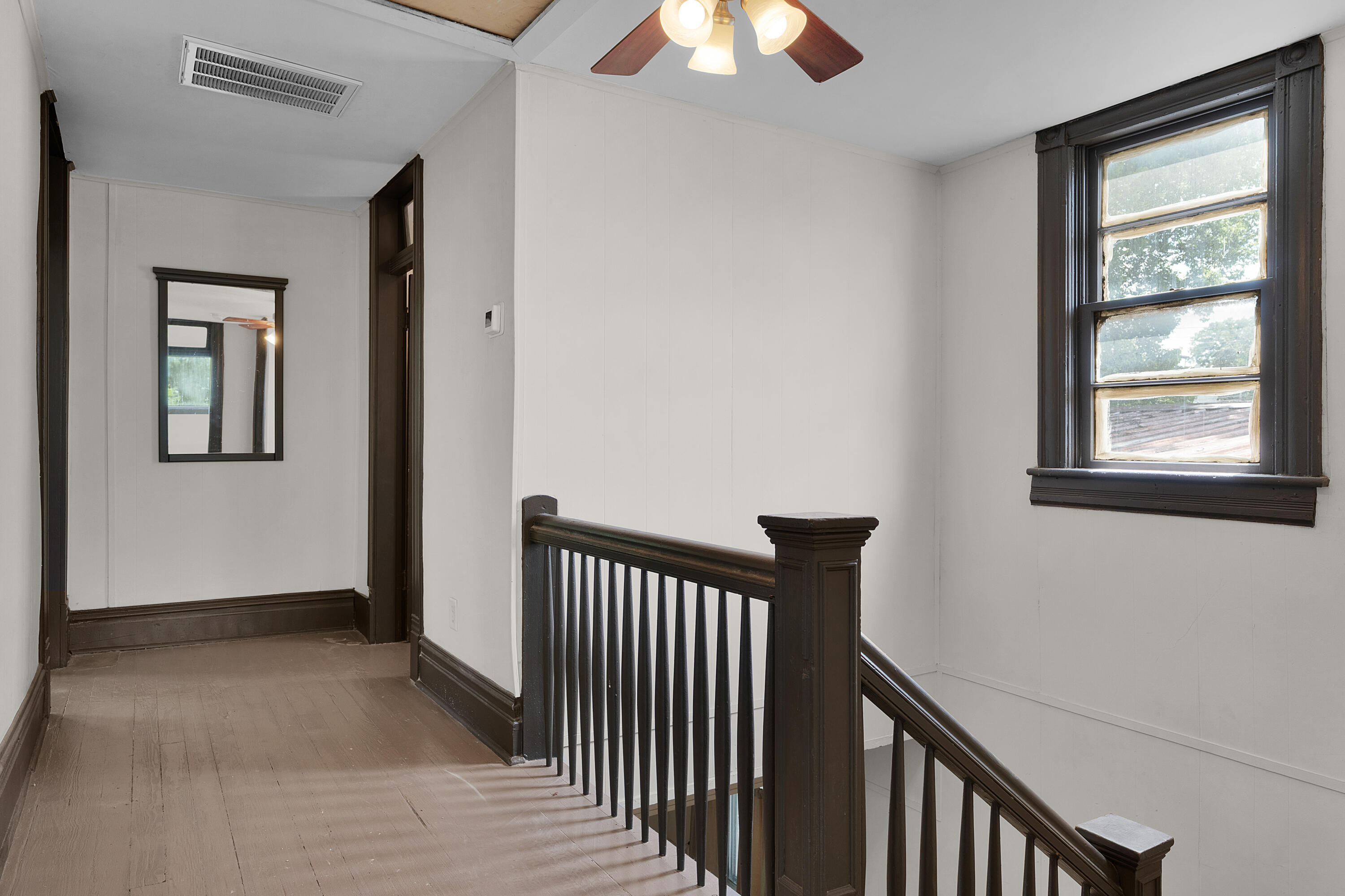 812 E 10th Street Property Photo 19