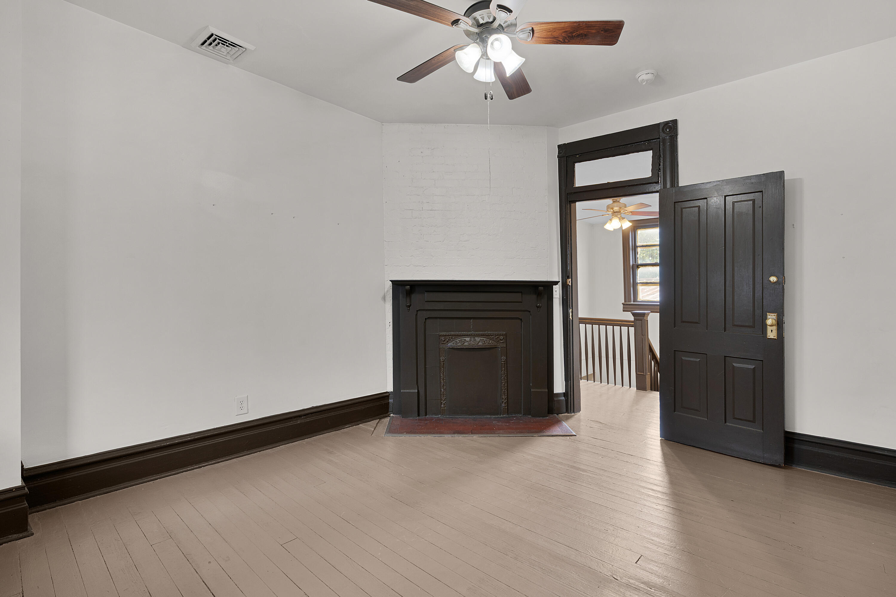 812 E 10th Street Property Photo 21