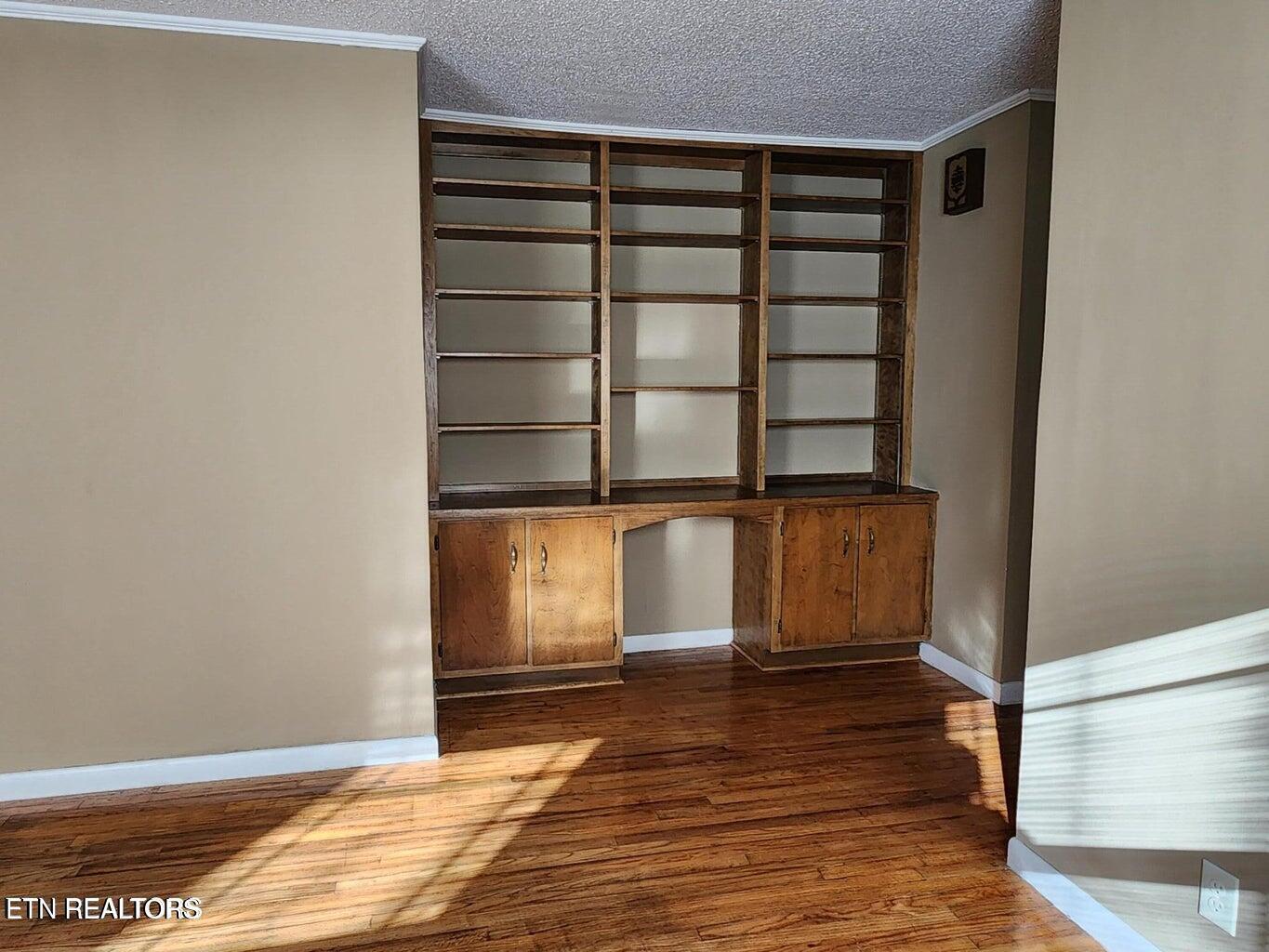 1506 Ridgeway Circle Property Photo 9
