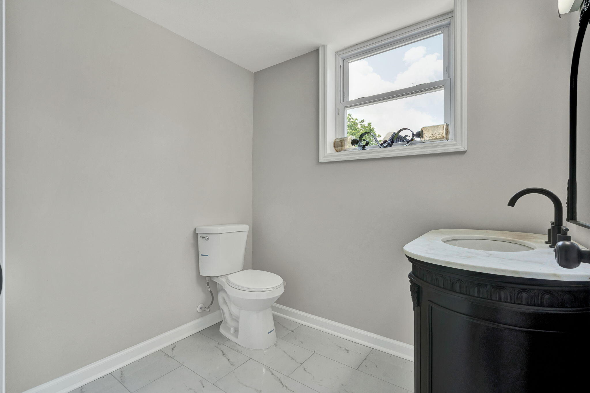 8164 Holly Crest Drive Property Photo 29